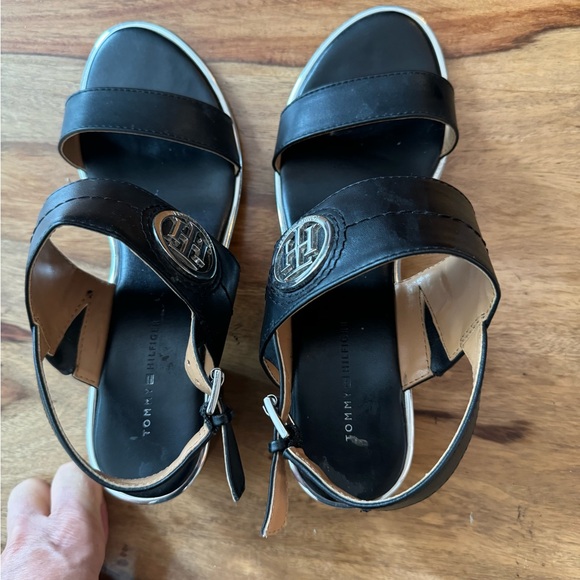 Tommy Hilfiger Sumer leather sandals size 7,in great condition - Picture 4 of 9